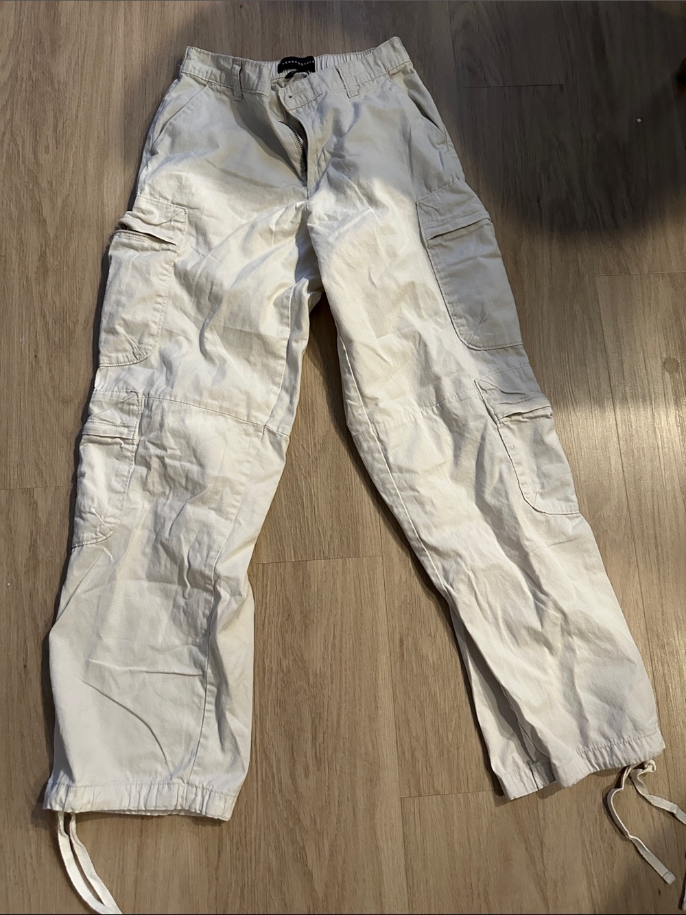 Aeropostale Women's Cream Wide-Leg Cargo Pants